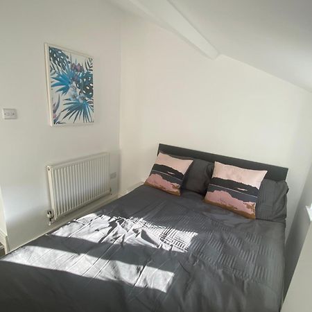 Rhondda Valleys With Breathtaking Riverside Views Llwynypia Экстерьер фото