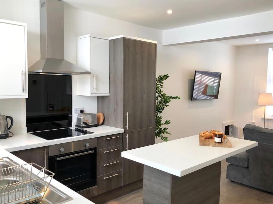 Rhondda Valleys With Breathtaking Riverside Views Llwynypia Экстерьер фото